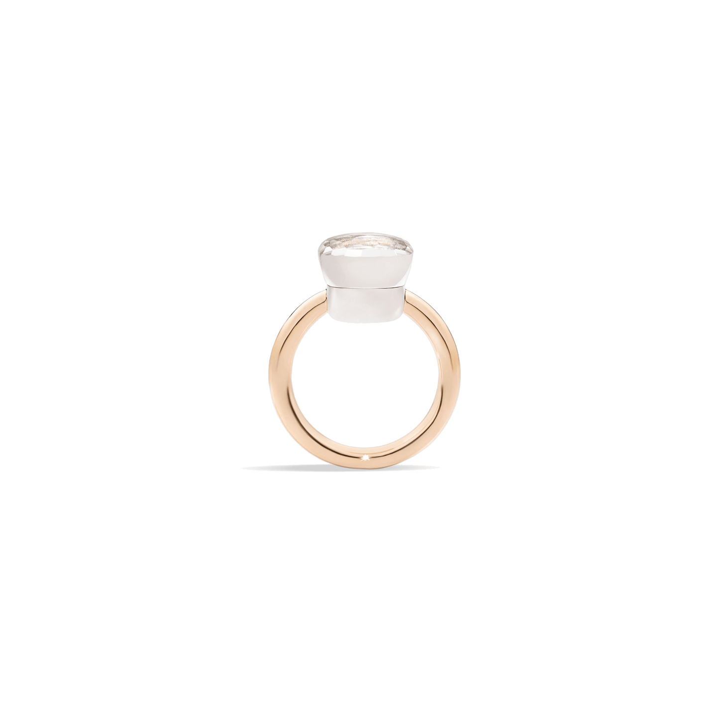 Ring Nudo Classic aus 750er Roségold mit Weißgold-Fassung und facettiertem weißen Topas.
